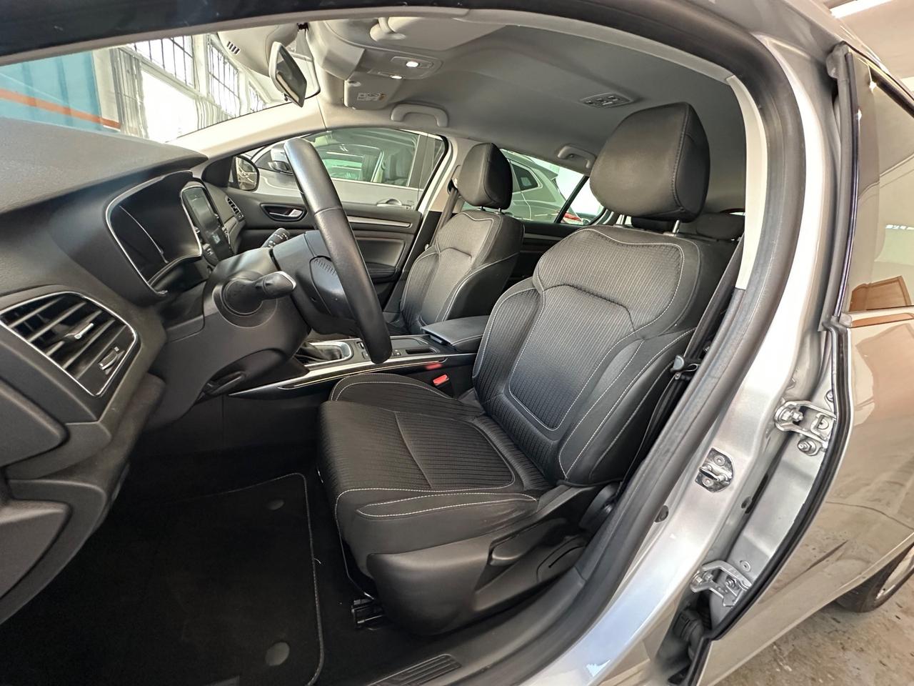 Renault Mégane Sporter TCe 140 CV EDC Intens