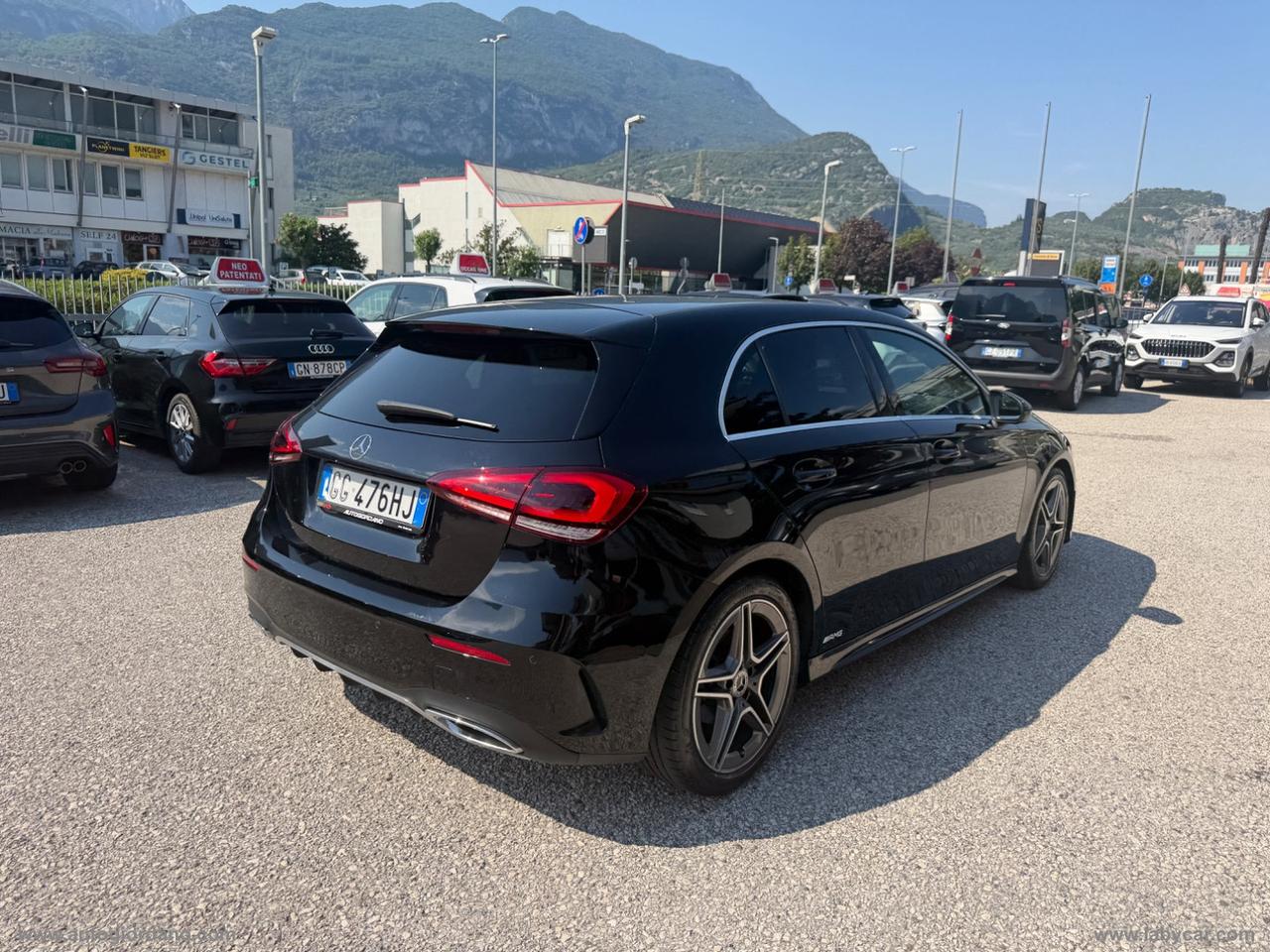 MERCEDES-BENZ A 160 Premium AMG LINE