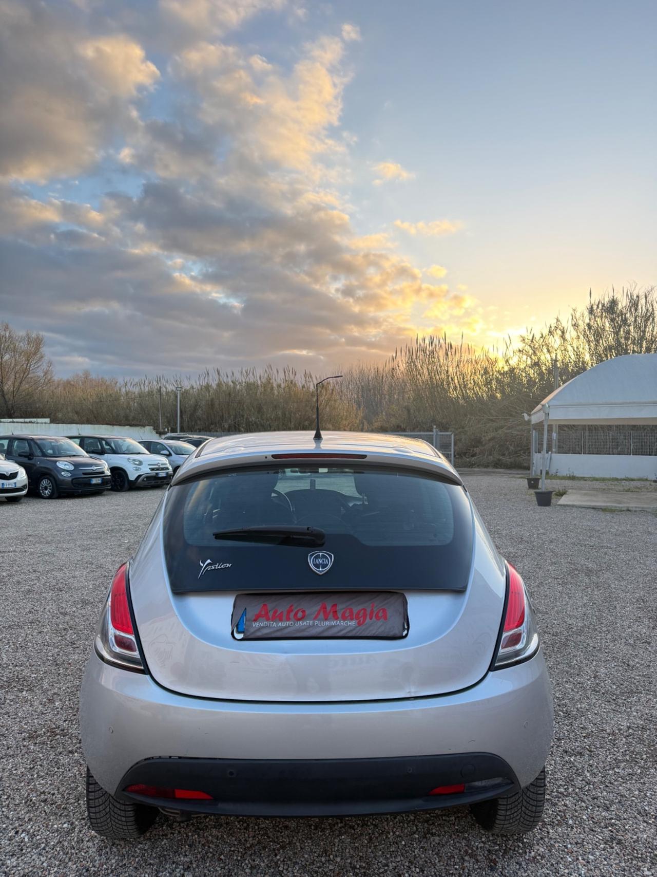 Lancia Ypsilon 1.2 69 CV 5 porte GPL Ecochic Silver