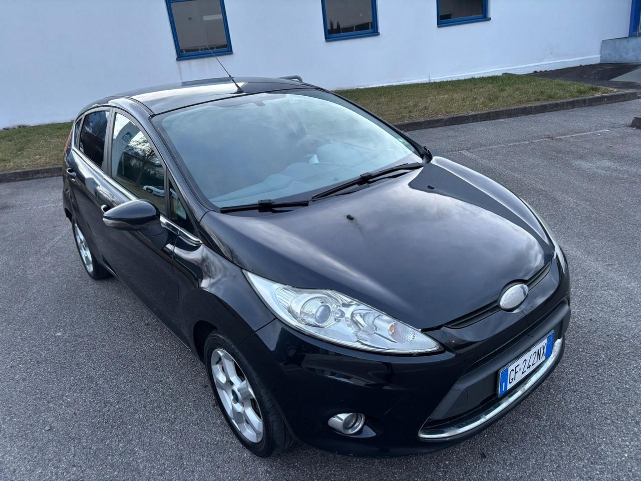 Ford Fiesta Fiesta+ 1.6 TDCi 95CV 5 porte NEOPATENTATI