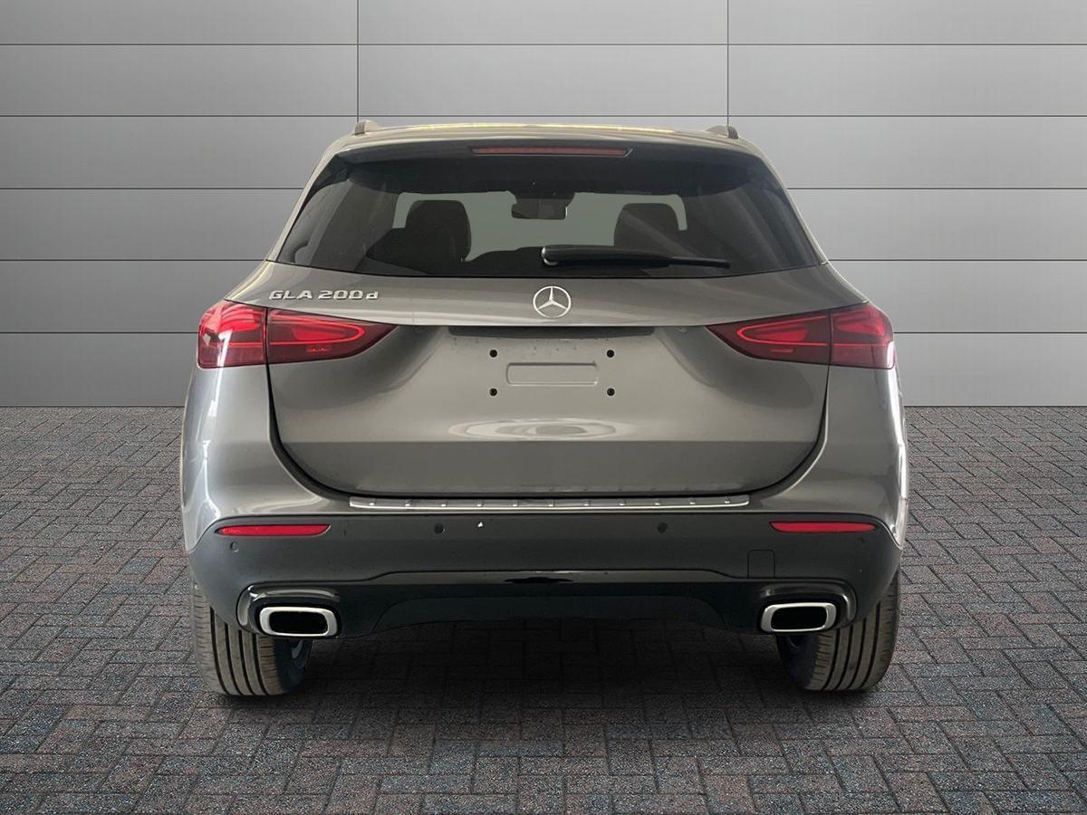 Mercedes-Benz GLA 200 d automatic