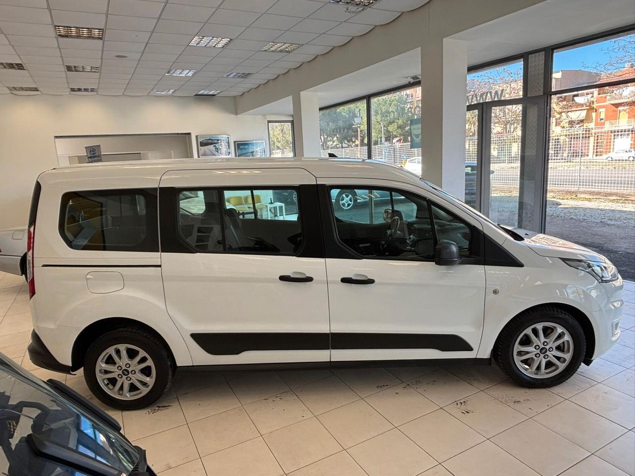 FORD TRANSIT CONNECT TRASPORTO DISABILI 7 POSTI PIANO RIBASSATO