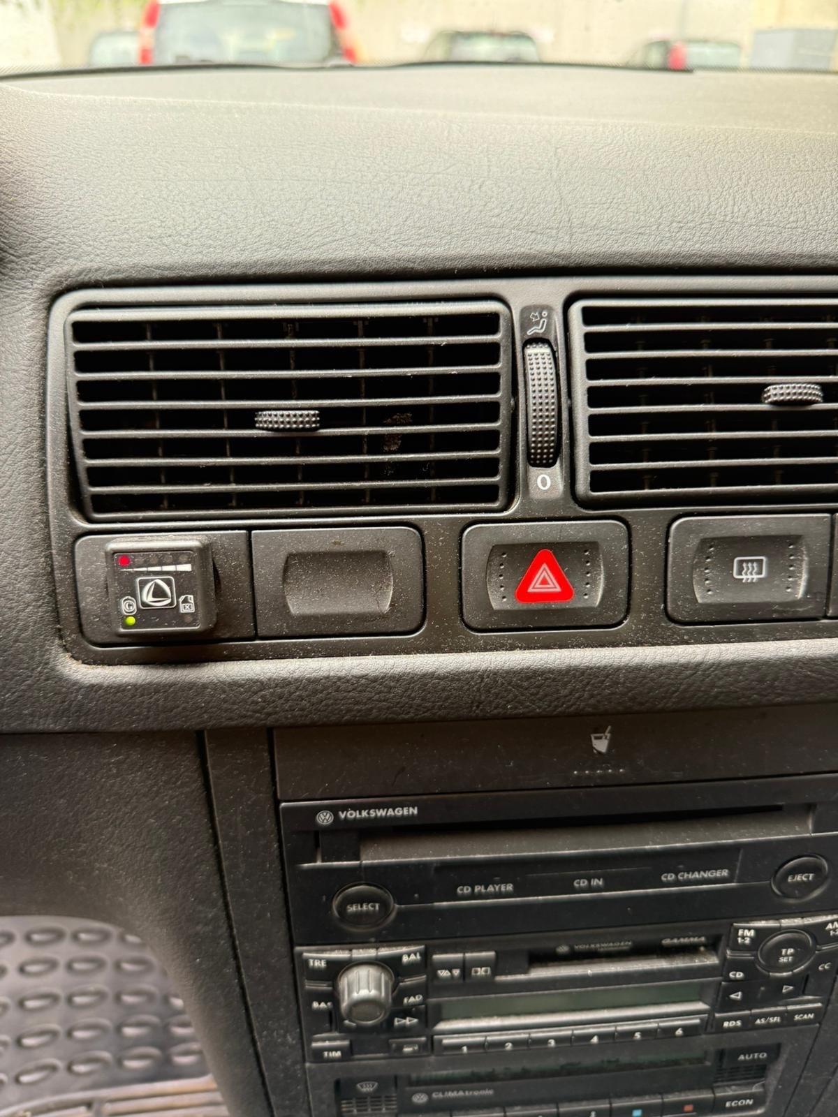 Volkswagen Golf 1.6 16V cat 5 porte Comfortline