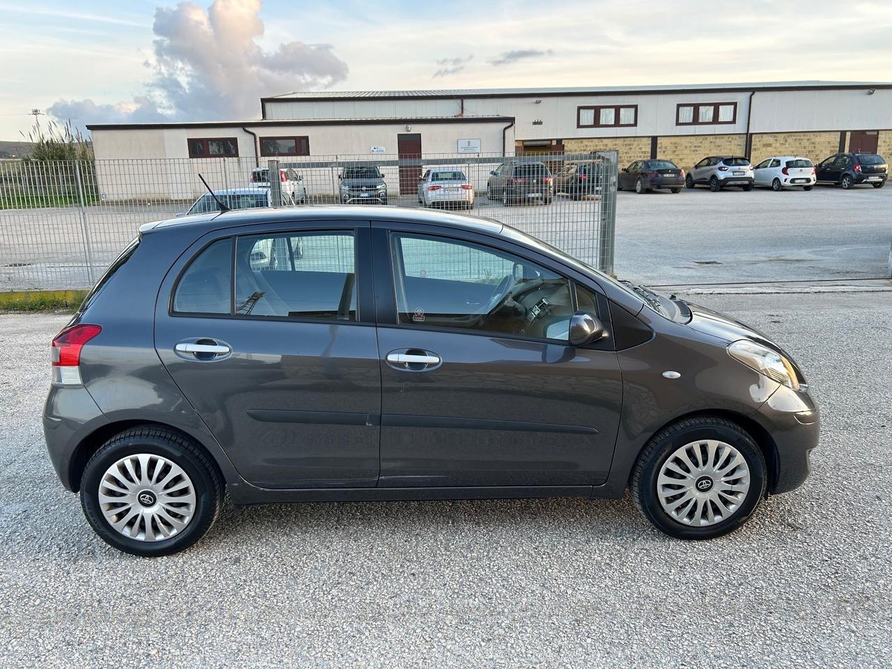Toyota Yaris 1.3 5 porte Sol