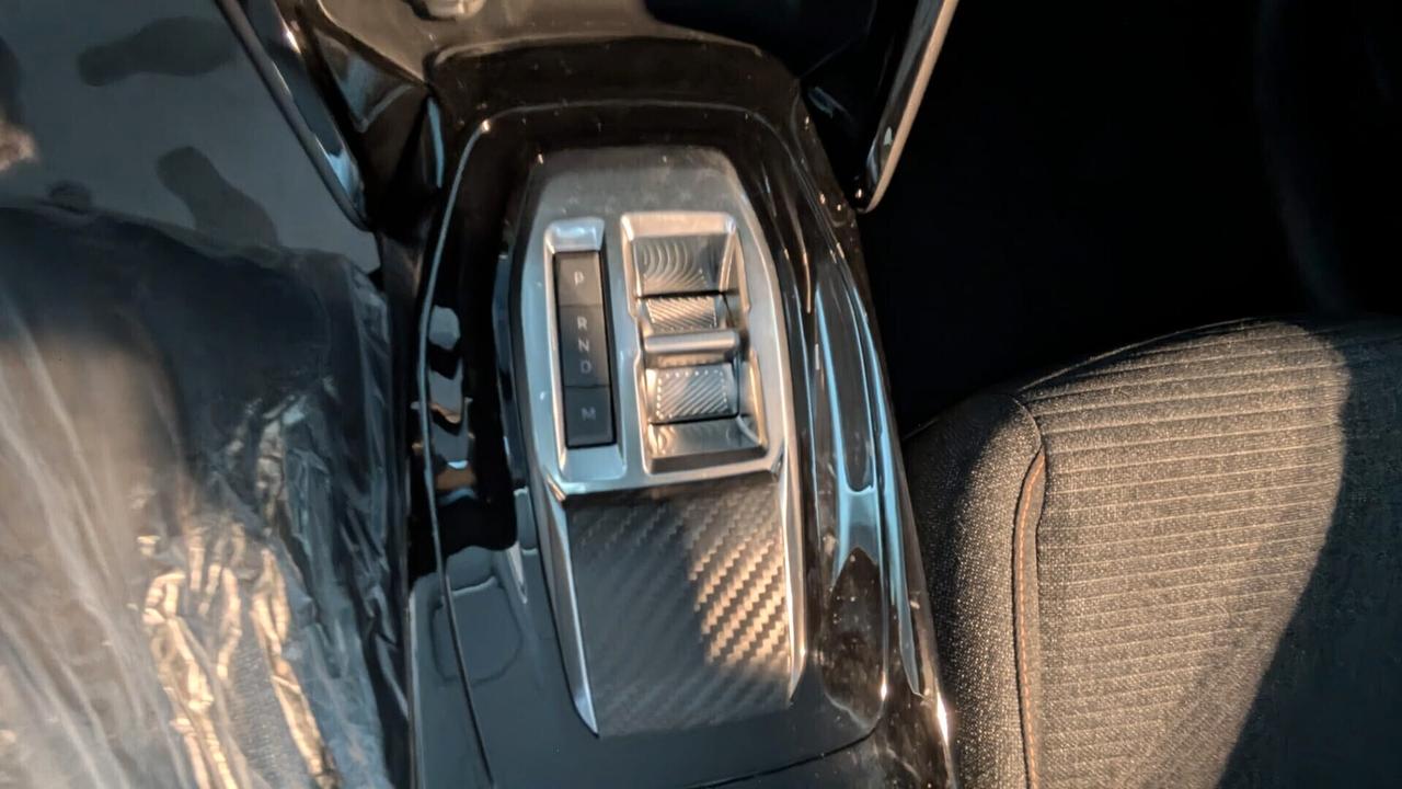 Peugeot 208 Hybrid 110 e-DCS6 BUSINESS