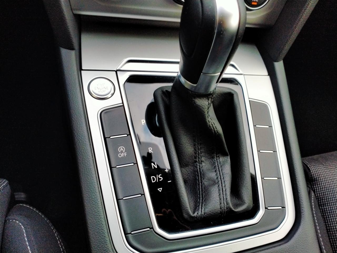 Volkswagen Passat Variant 1.6 TDI 120cv DSG COMFORTLINE SERVICE VW UNIPROP.