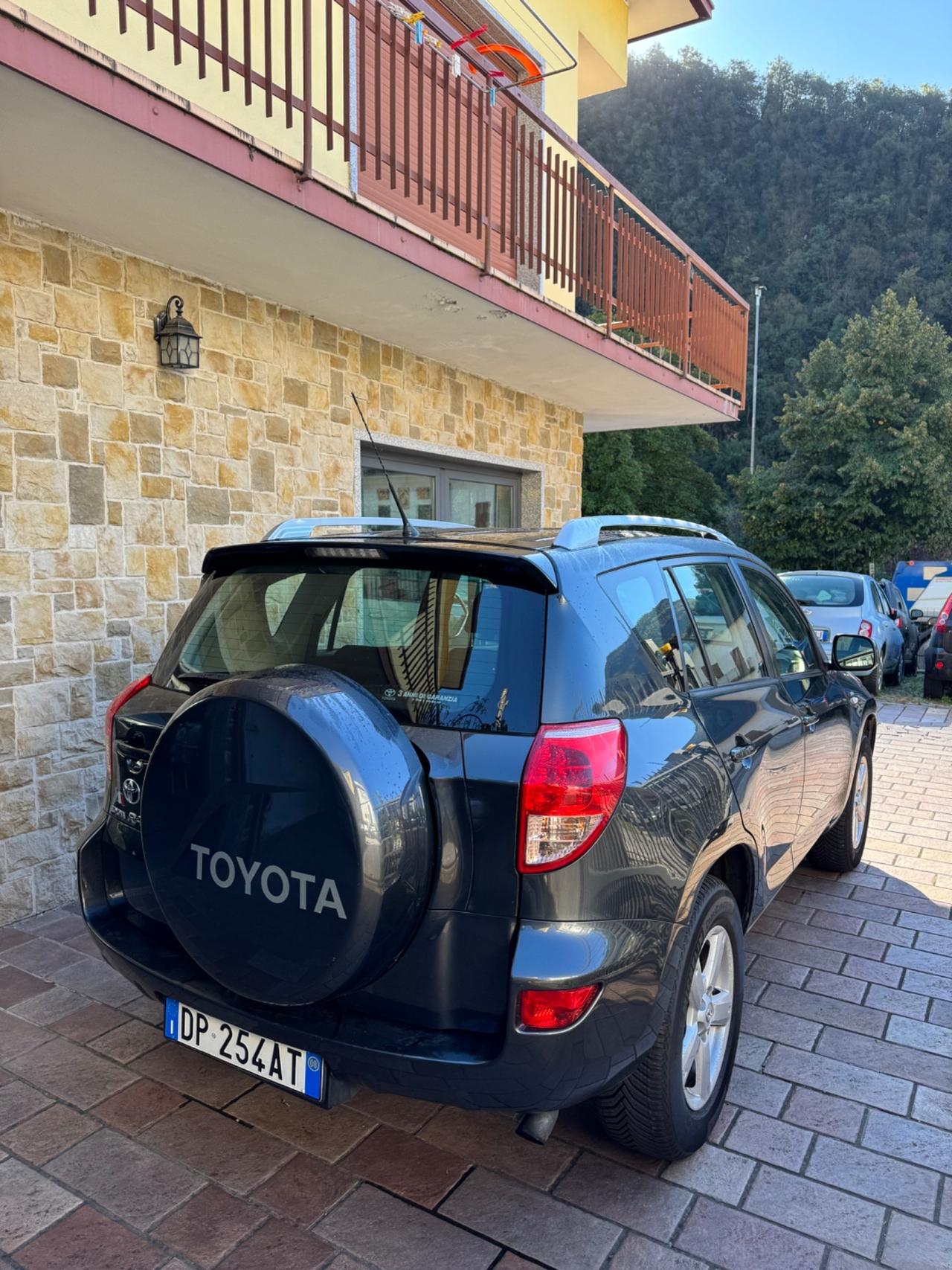 Toyota RAV 4 RAV4 2.2 D-4D 136 CV Sol