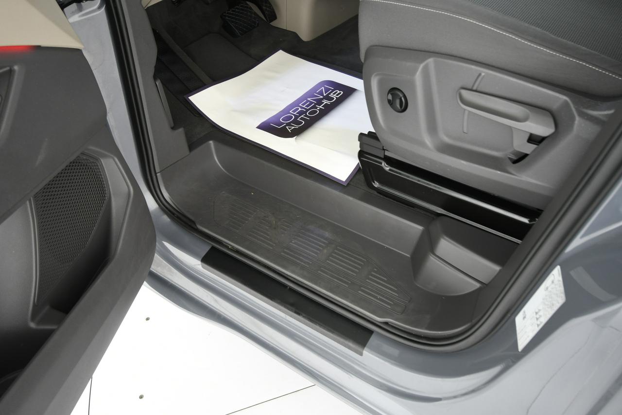 VOLKSWAGEN Multivan 2.0 tdi Space 150cv dsg 7 POSTI+ACC+GANCIO TRAINO+CAMERA- IVA COMPRESA