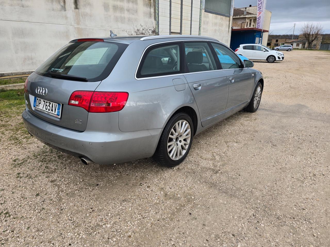 Audi A6 Avant 4.2 V8 FSI quattro 350cv