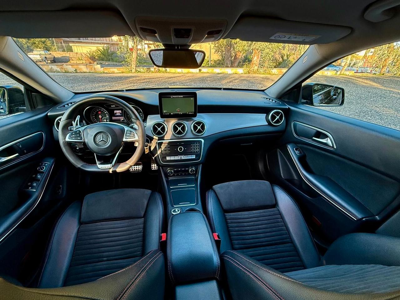 MERCEDES- BENZ CLA 200 D AMG PREMIUM