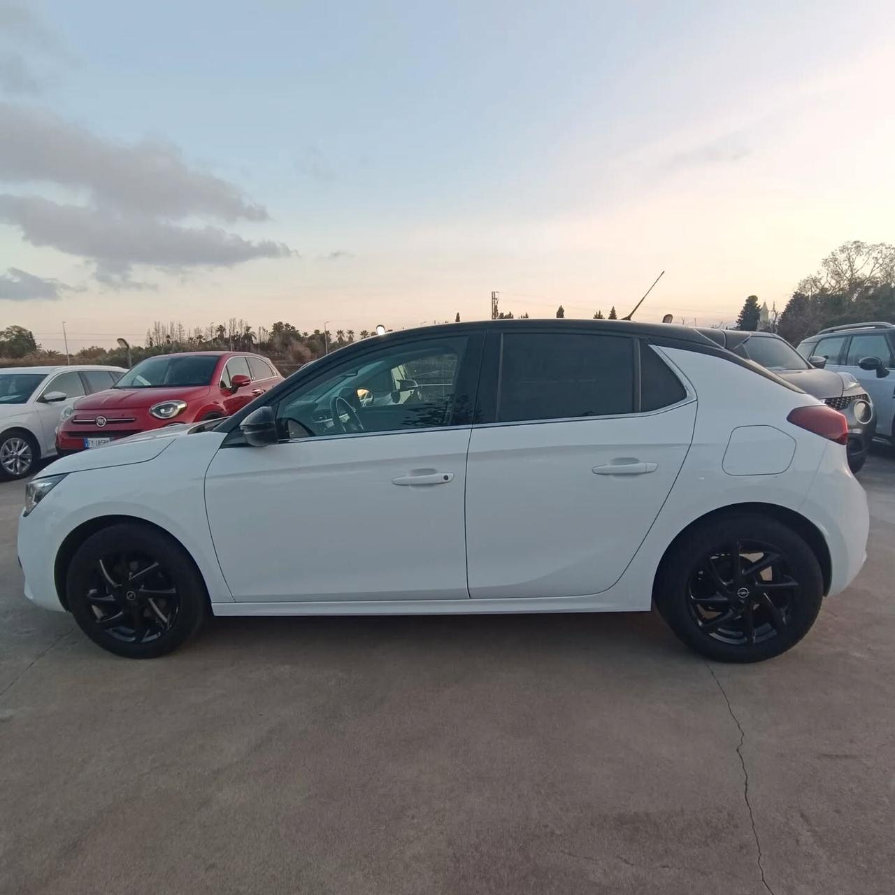 Opel Corsa 1.2 FULL OPT SOLO 17.000KM