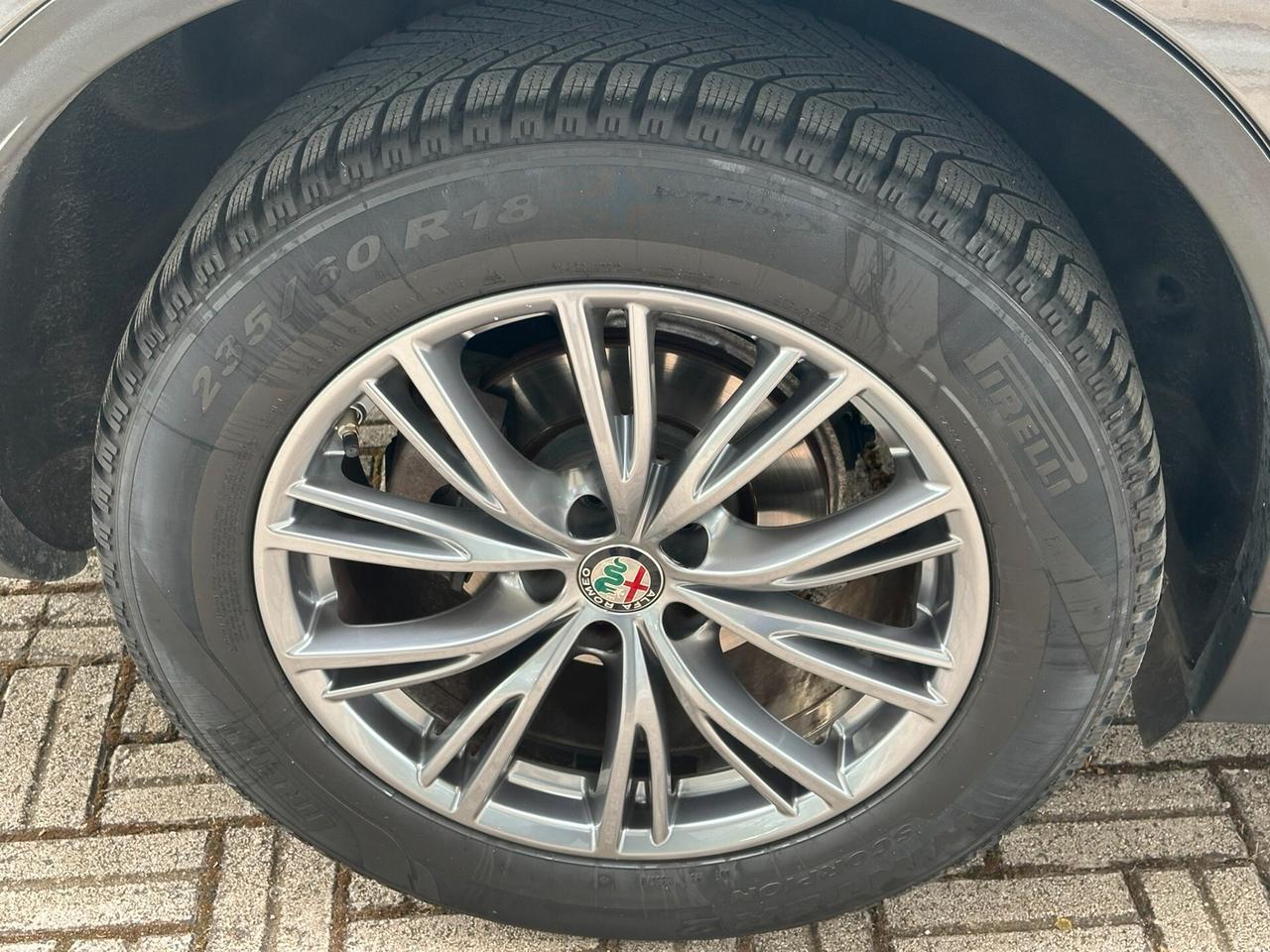 Alfa Romeo Stelvio 2.2 Turbodiesel 210 CV AT8 Q4 Executive
