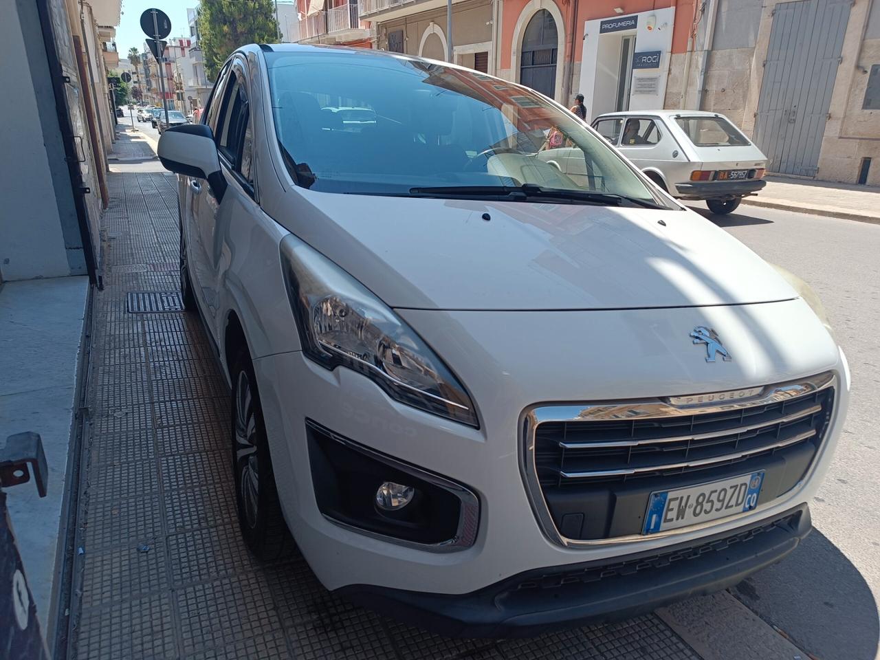 Peugeot 3008 1.6 e-HDi 115CV CAMBIO AUTOMATICO FULL