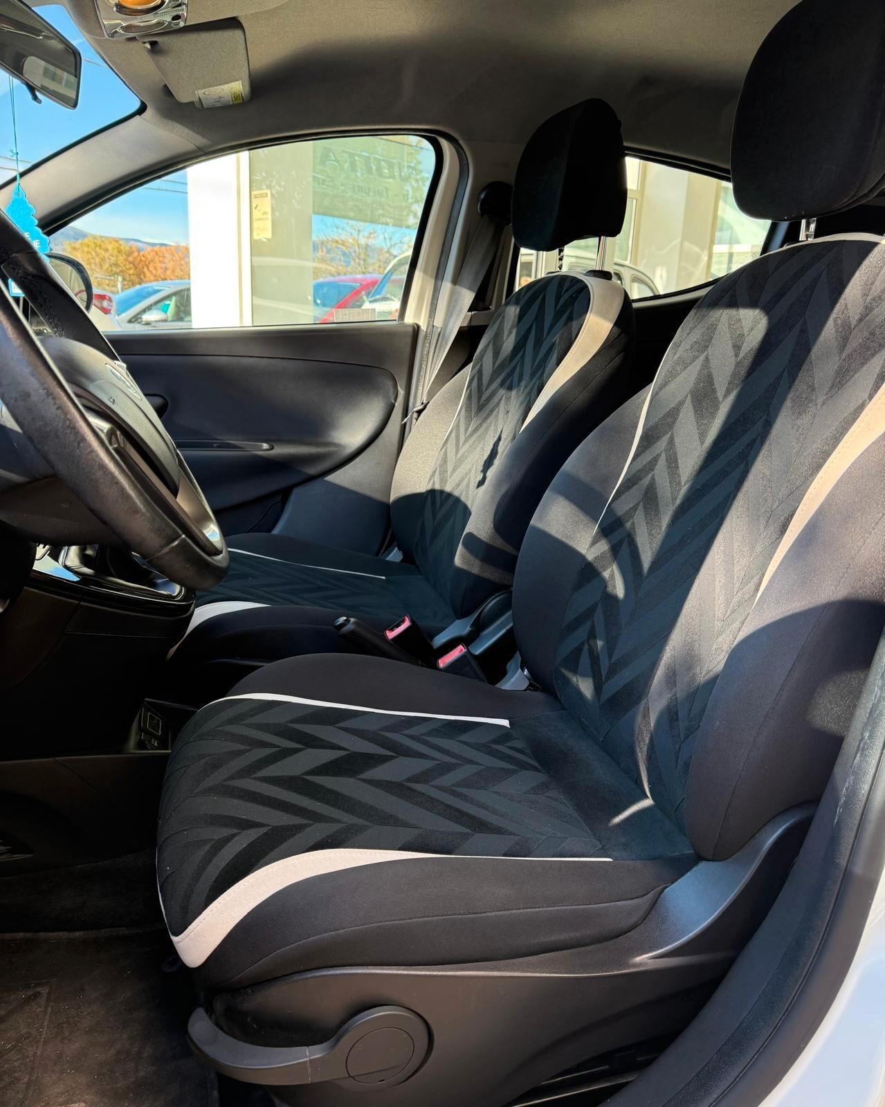 Lancia Ypsilon 1.2 69 CV 5 porte Gold