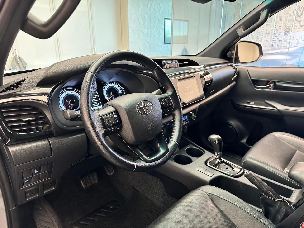 Toyota Hilux 2.4 DC D-D4 4X4 AT