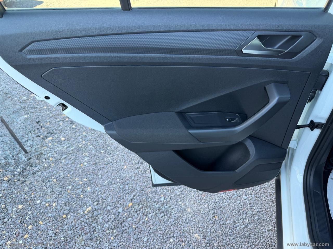 VOLKSWAGEN T-Roc 1.5 TSI 150CV SPORT LED NAVI TETTO RETROCAMERA