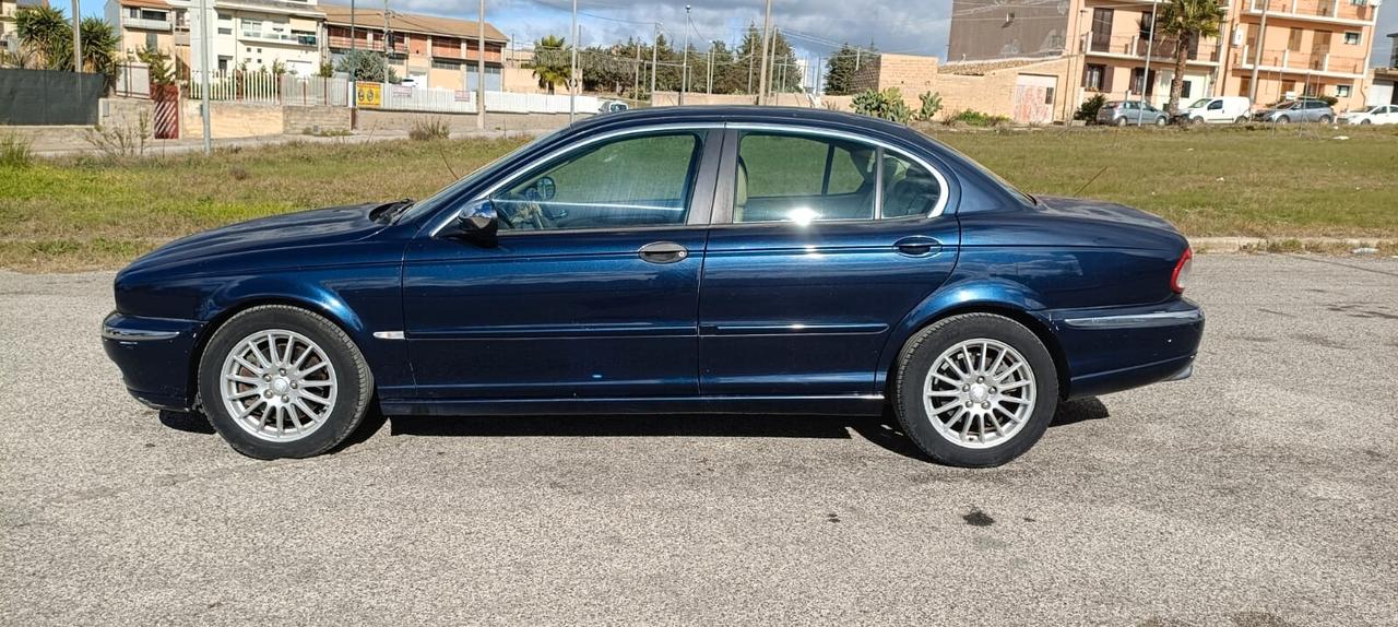Jaguar X-Type 2.2D cat Executive