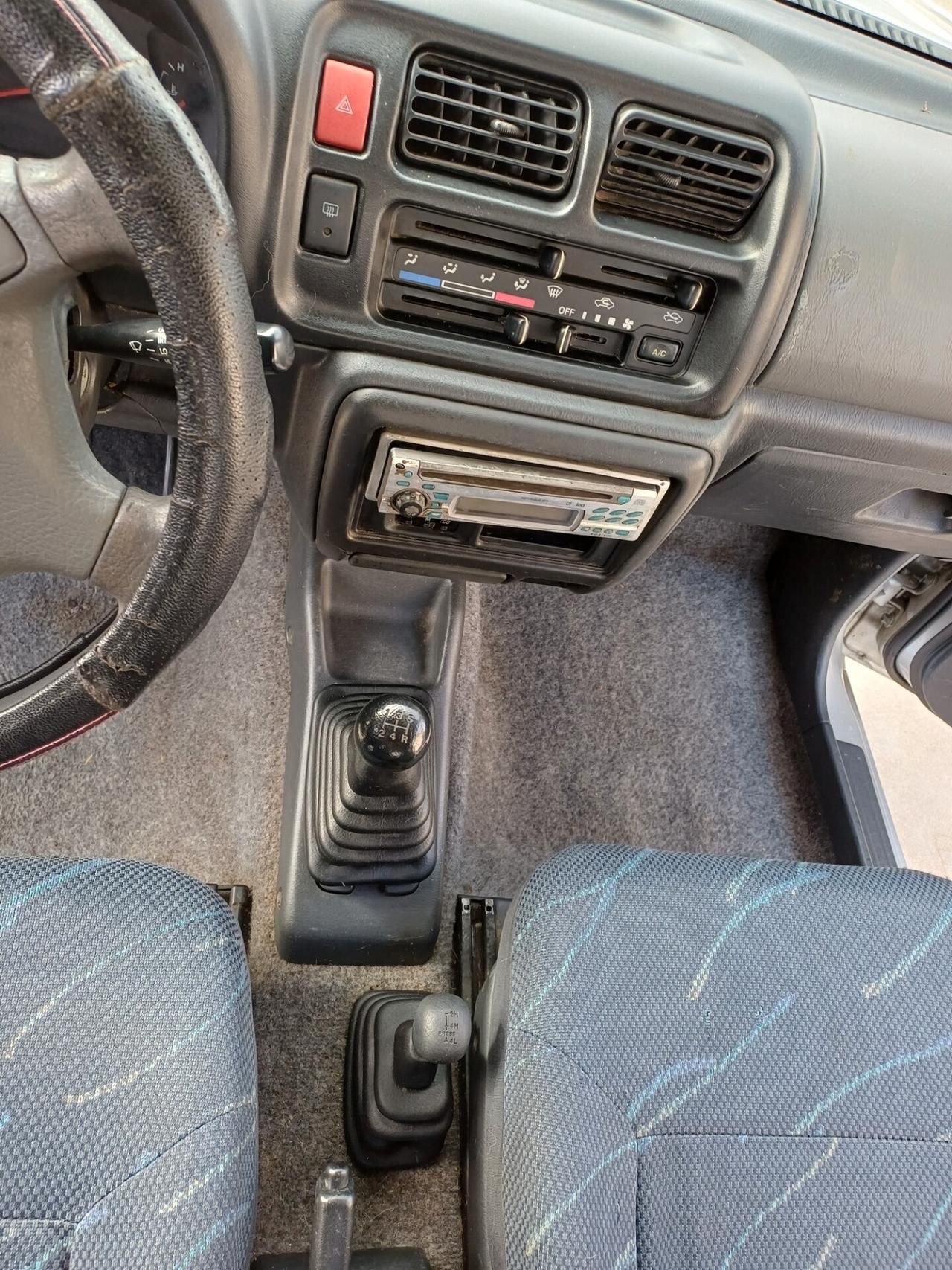 Suzuki Jimny 1.3i 16V cat 4WD JLX