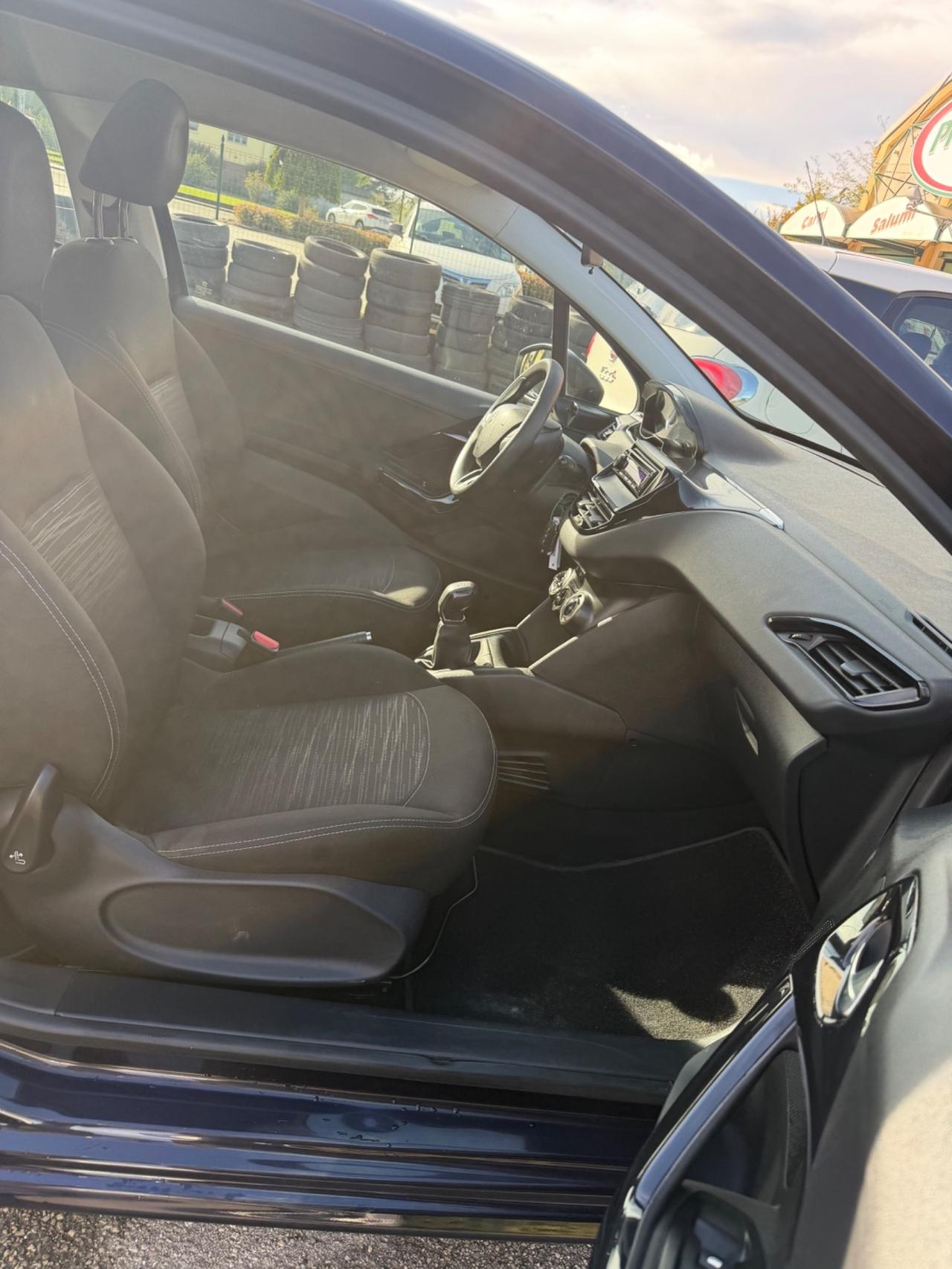 Peugeot 208 1.4 HDi 68 CV 3 porte Access