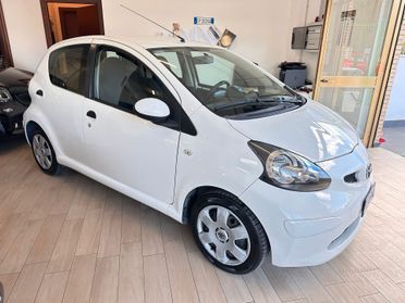 Toyota Aygo 1.0 12V VVT-i 5 porte Lounge Connect