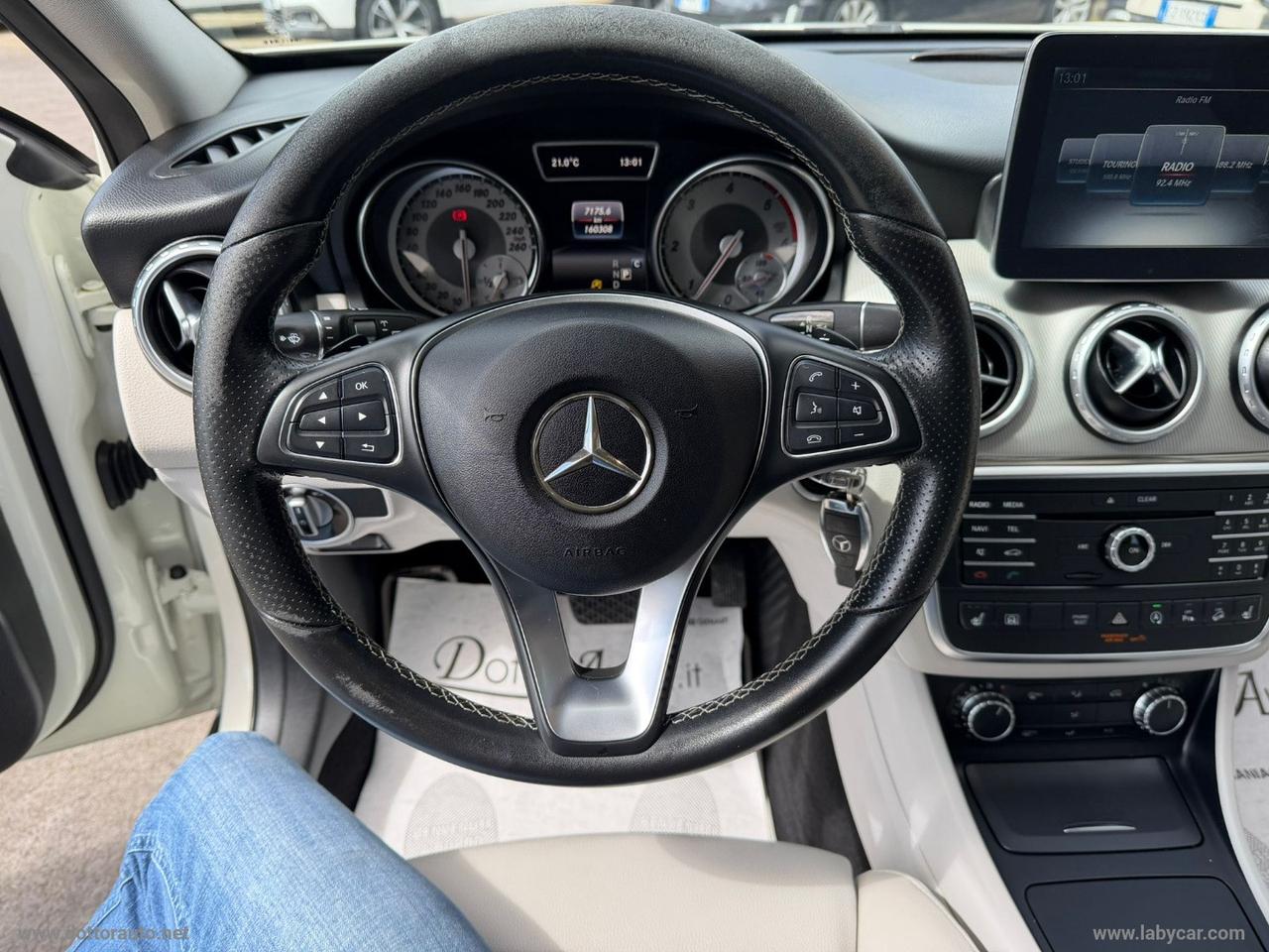 MERCEDES-BENZ GLA 200 d Automatic 4Matic Premium