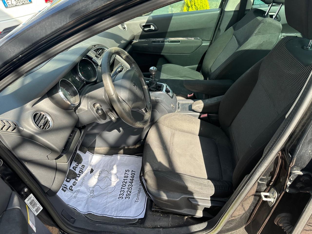 Peugeot 5008 1.6 HDi 110CV Féline