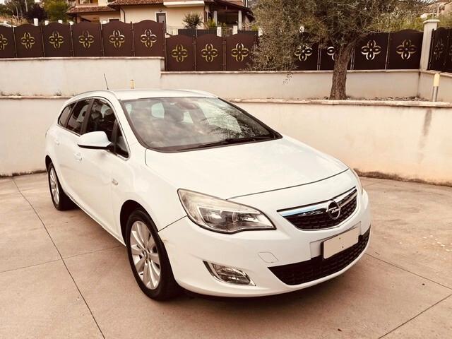 Opel Astra SW SPORTS TOURER 1.7 CDTI COSMO 110 CV 6M