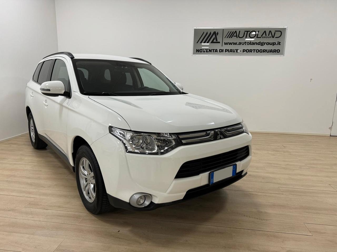 Mitsubishi Outlander 2.2 DI-D 4WD Intense