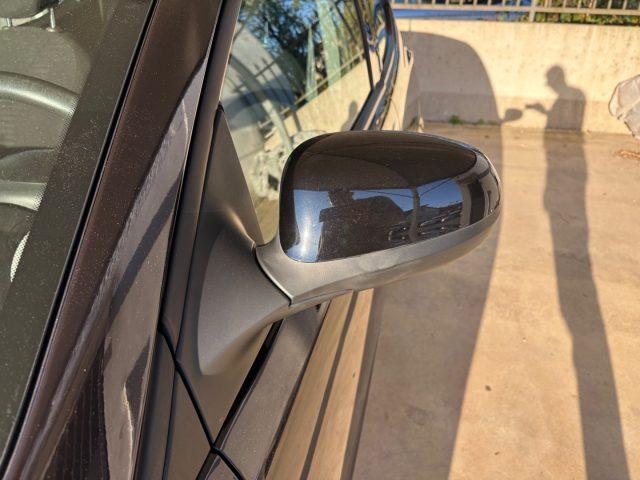 LANCIA Ypsilon 1.2 69 CV 5 porte Silver OK NEOPATENTATI