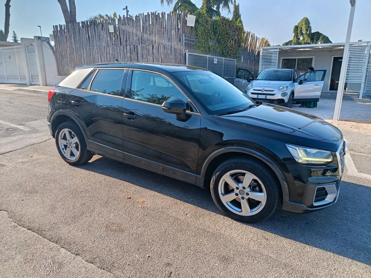 Audi Q2 30 TDI Business Design