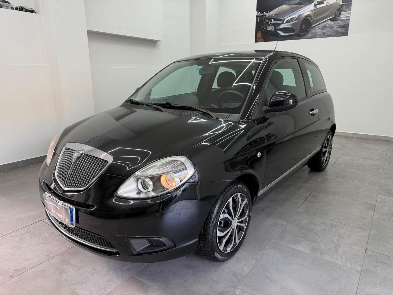 Lancia Ypsilon 1.2 8v diva 2011