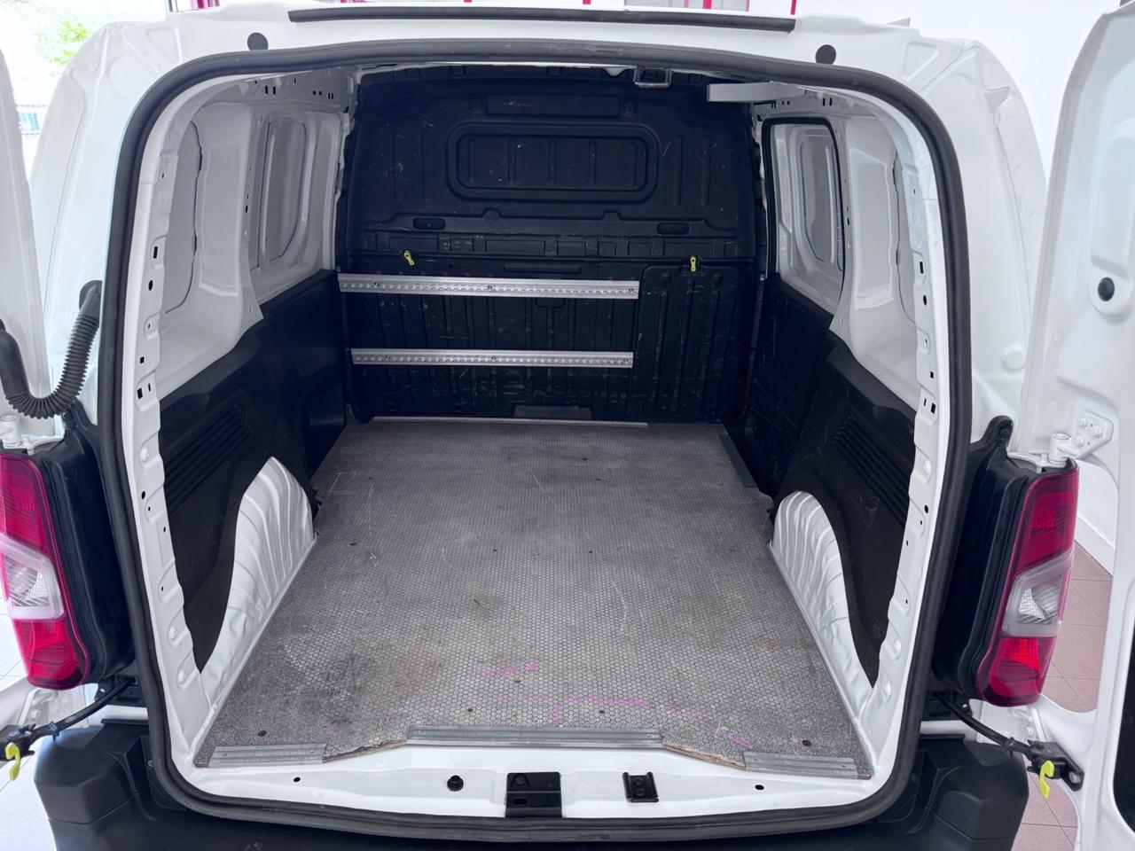 Peugeot Partner BlueHDi 100 S&S PC Furgone Pro