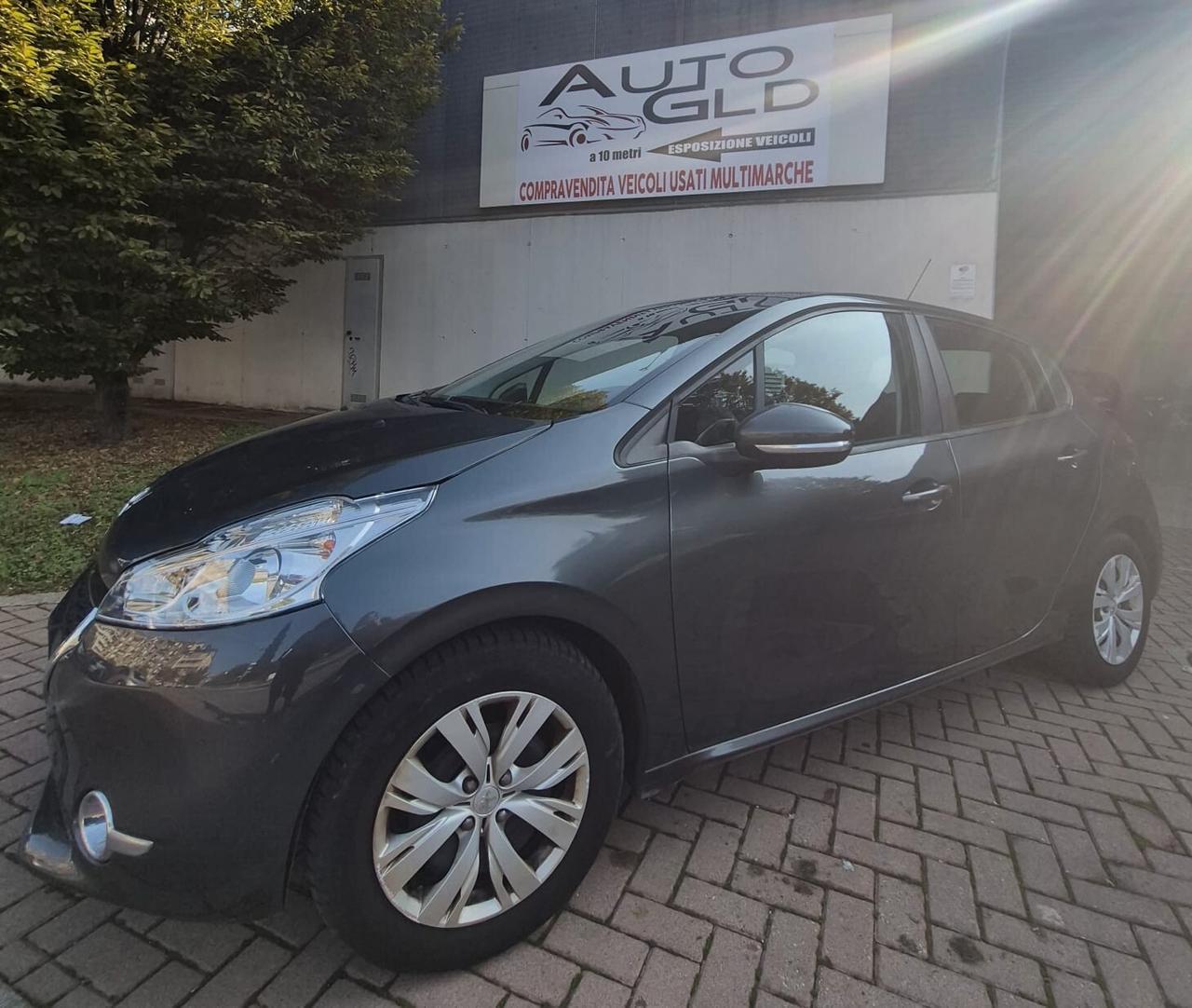 Peugeot 208 1.4 HDi 68 CV 5 porte Allure