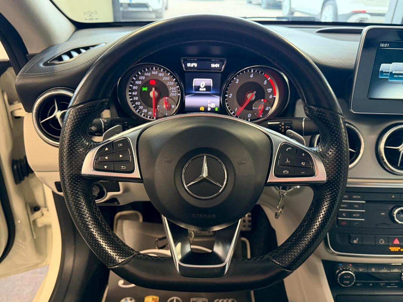 MERCEDES CLA 220D SHOOTING BRAKE PREMIUM 2.2 177CV TETTO PELLE NAVI ANNO 2016