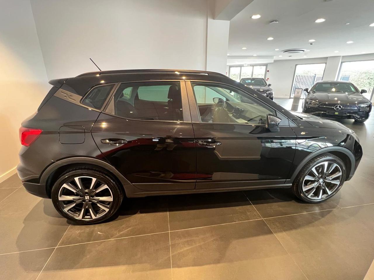 SEAT Arona 2022 - Arona 1.0 ecotsi Black Edition 95cv