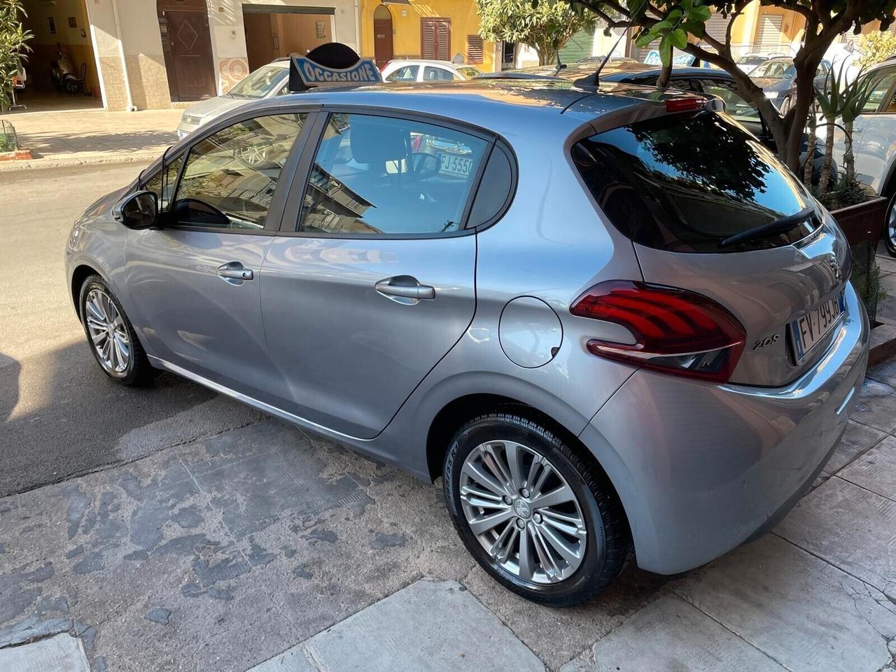 Peugeot 208 PureTech 82 5 porte Allure