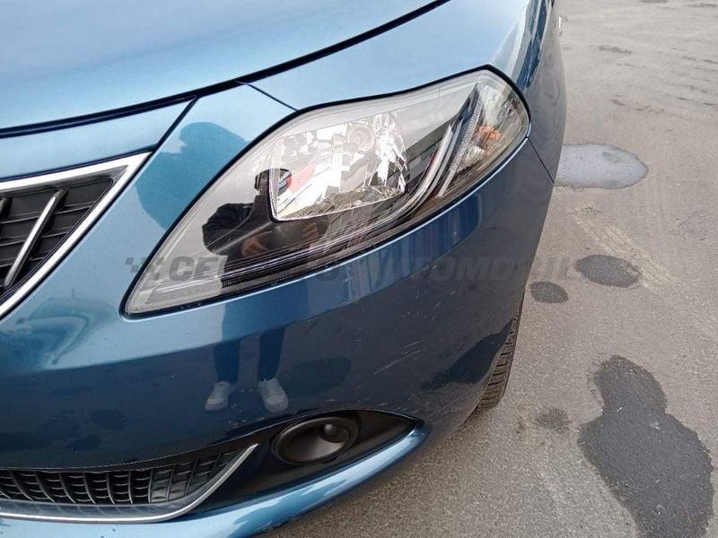 Lancia Ypsilon Ypsilon 1.0 firefly hybrid Silver s&s 70cv 5p.ti