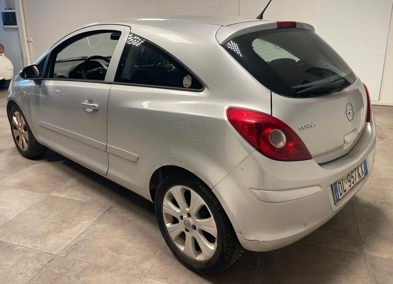 OPEL CORSA 1.2 - CONSUMA ACQUA