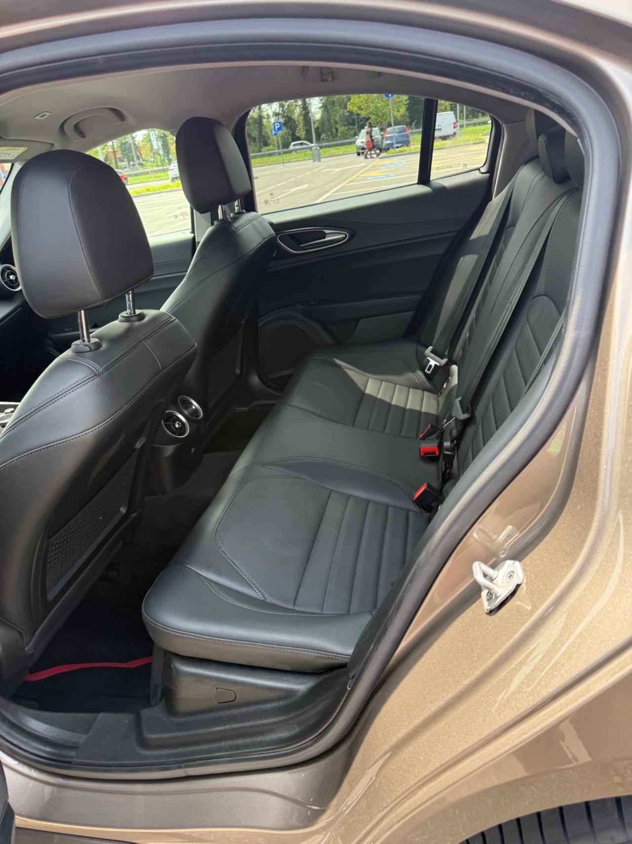 Alfa Romeo Giulia 2.2 Turbodiesel 180 CV Super