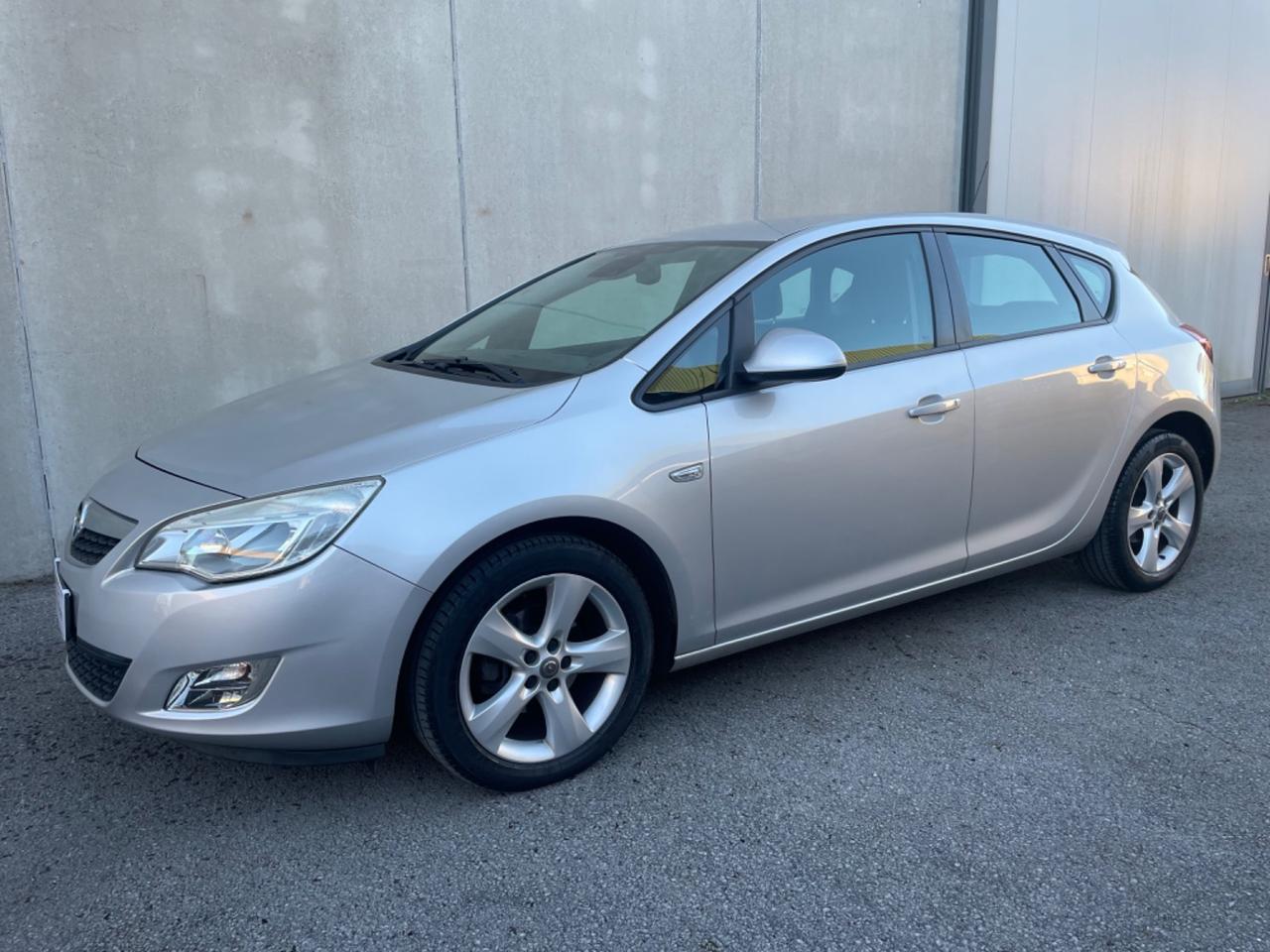 Opel Astra 1.6 115CV 5 porte Cosmo UNICO PROPRIETARIO