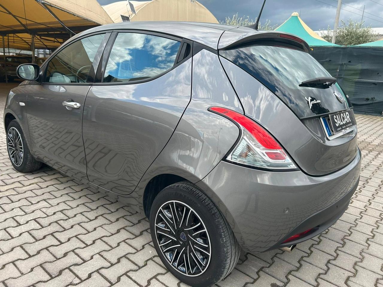 Lancia Ypsilon 1.0 Hybrid Gold uniproprietario