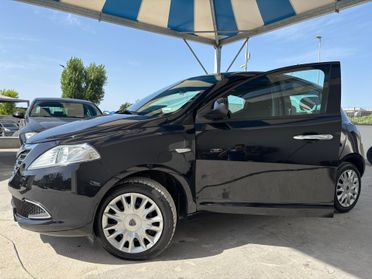 Lancia Ypsilon 1.2 69 CV 5 porte S&S Silver