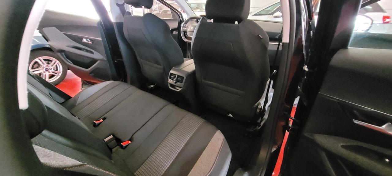 Peugeot 3008 BlueHDi 130 S&S Business