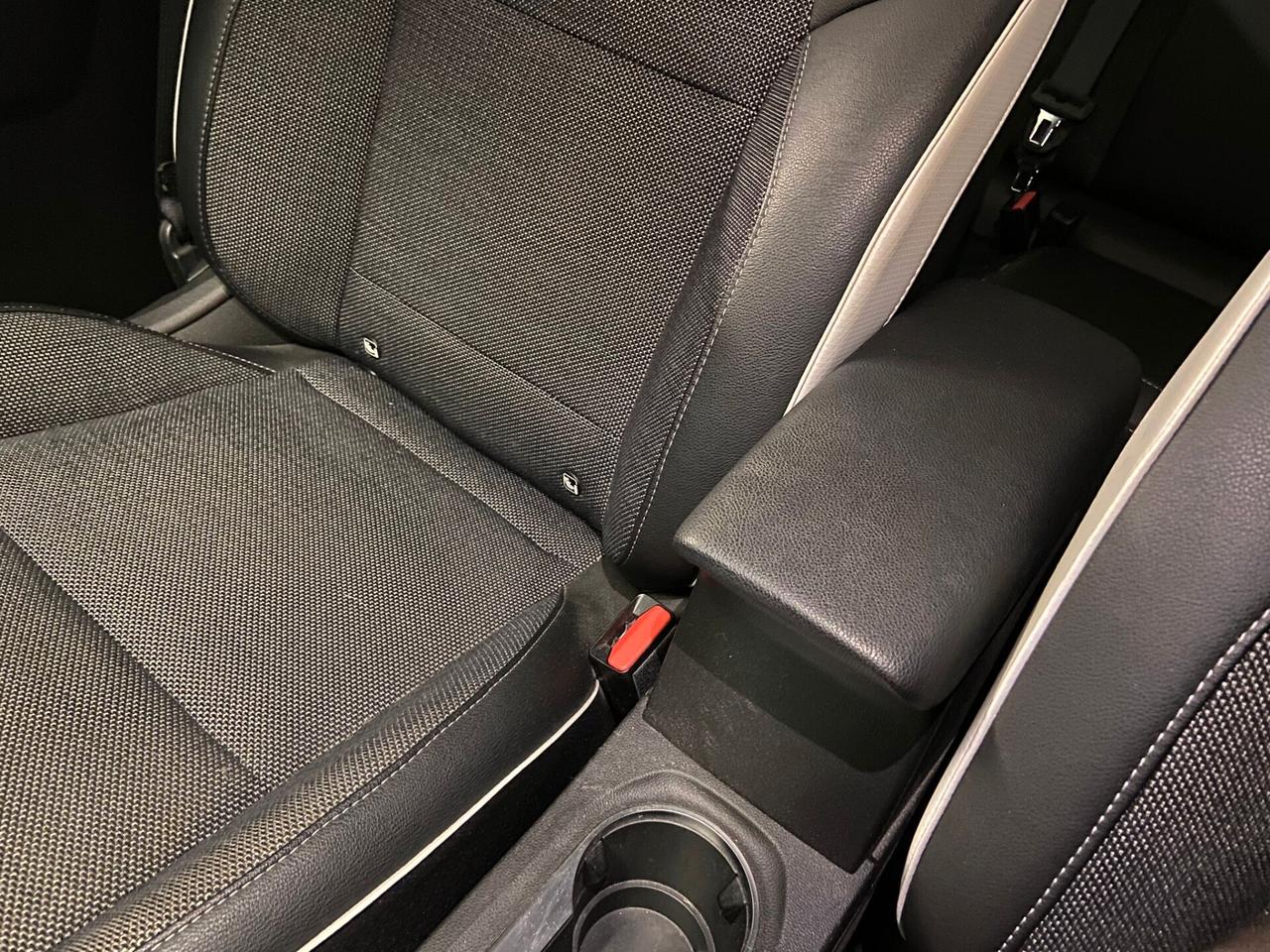 Renault Captur Blue dCi 115 CV EDC Intens