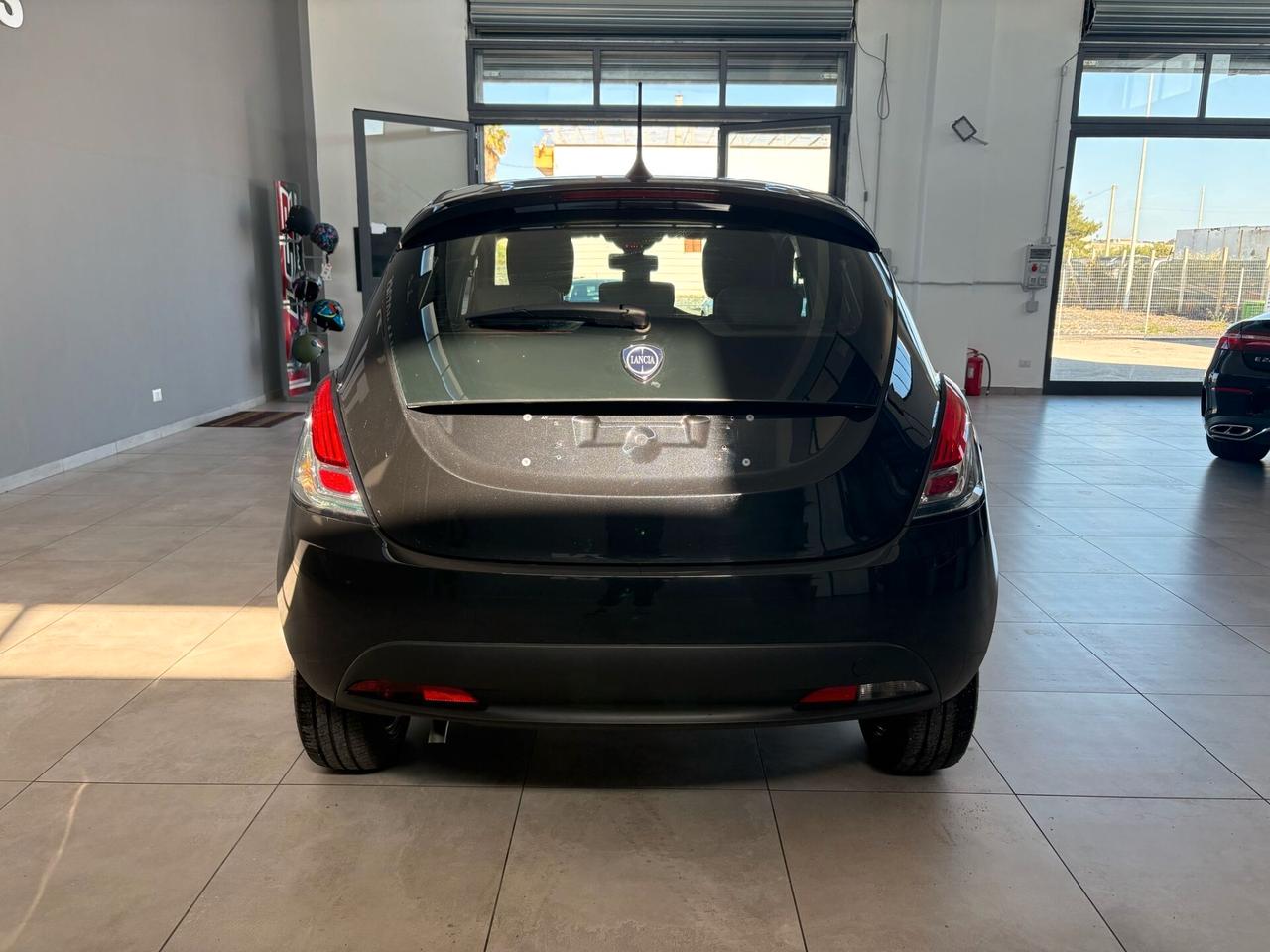 Lancia Ypsilon 1.0 FireFly 5 porte S&S Hybrid Oro