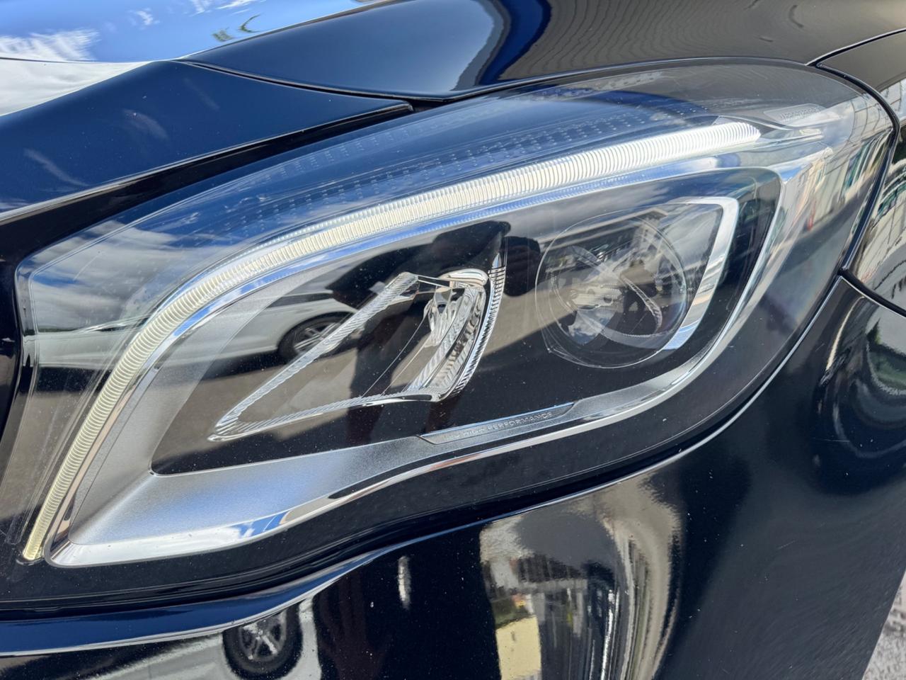 Mercedes-benz GLA 200 d Automatic Premium edition open