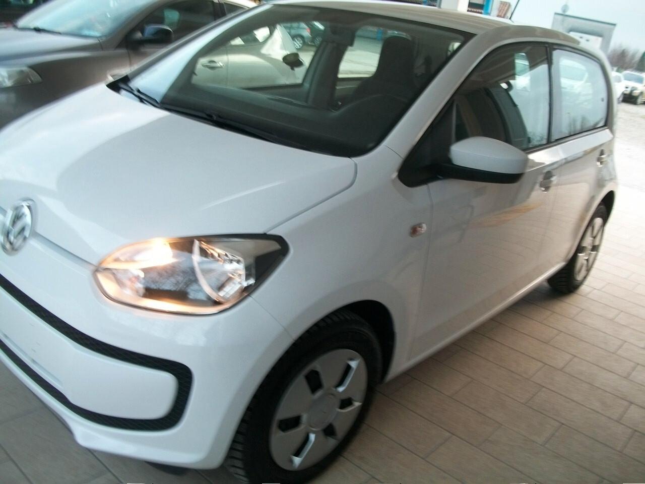 Volkswagen up! 1.0 5p. move ASG CC999 KW 44 HP 60 EURO 05 BENZINA GARANZIA UN ANNO N 08 GOMME E CERCHI E COPRI CERCHI ESTIVE E QUATRO QUATRO STAGIONI 95/100 SI NEOPATENTATI