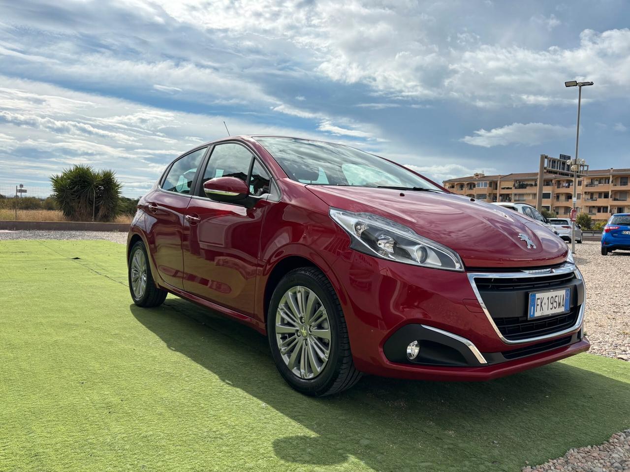 Peugeot 208 Utilitaria 1.2 Benzina