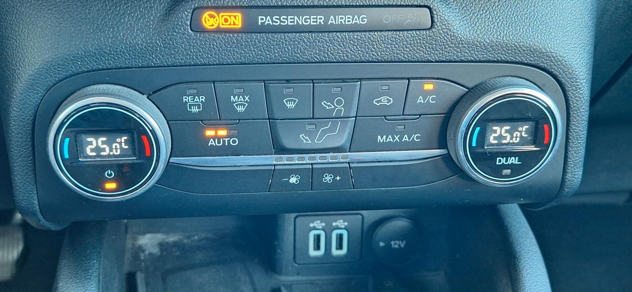 Ford Kuga 2.0 EcoBlue Hybrid 150 CV Titanium C.MANUALE