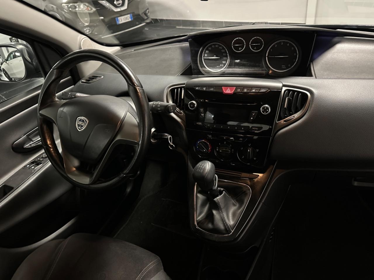 LANCIA YPSILON 1.2 NEOPATENTATI 69CV GARANZIA